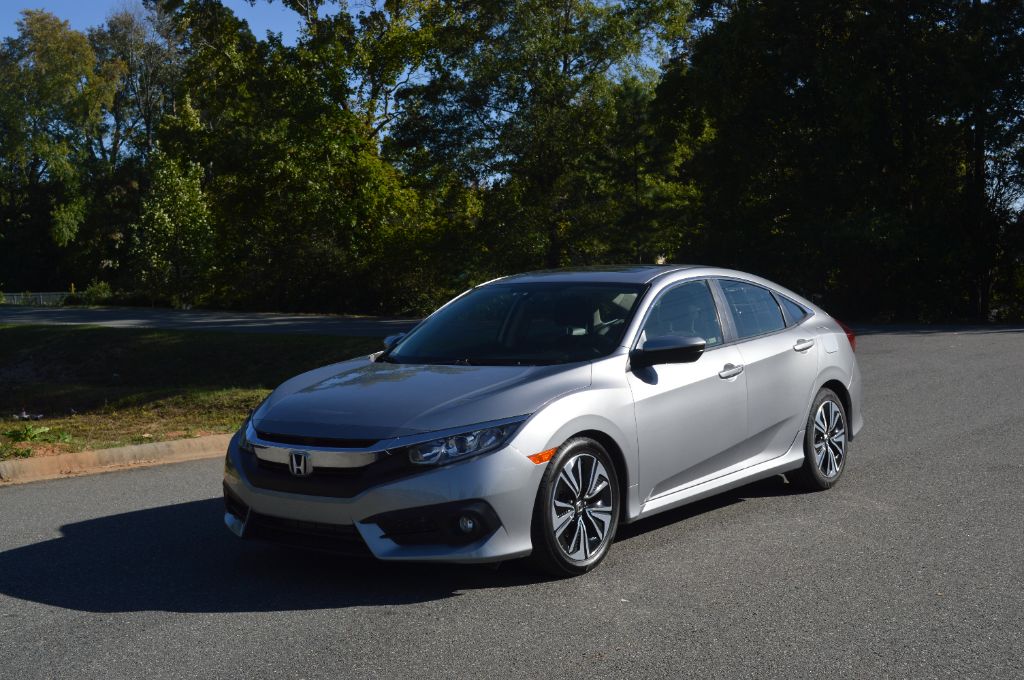 2018 Honda Civic EX-T's photo