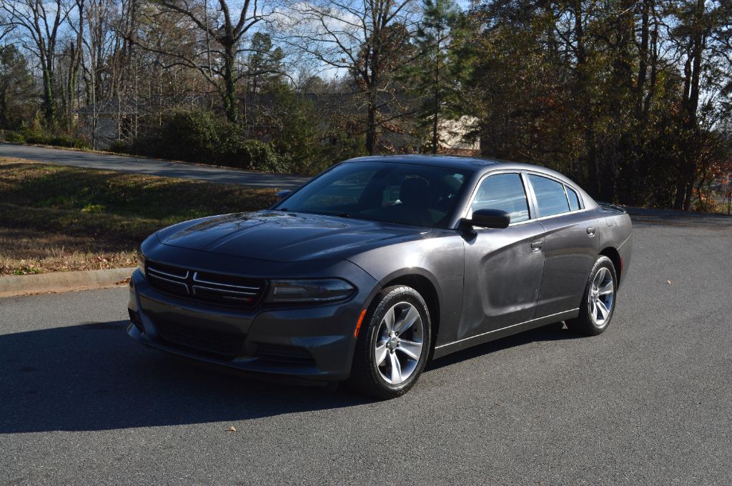 2015 Dodge Charger SE's photo