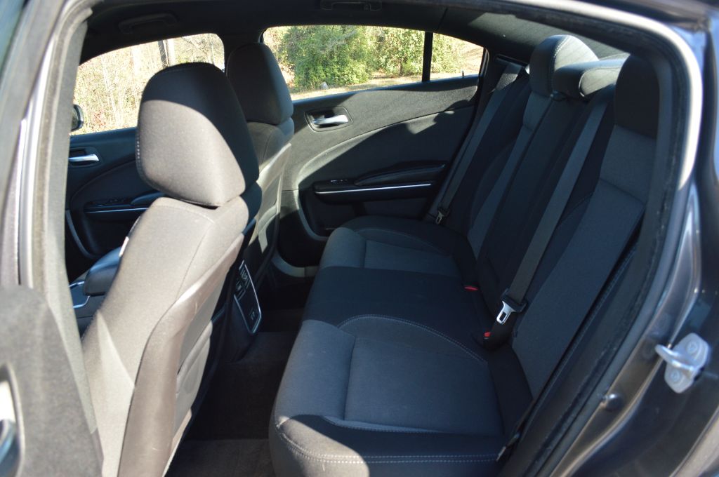 2015 Dodge Charger SE - Photo 10